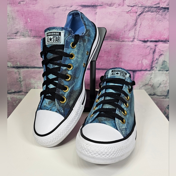 Converse Shoes - Women's Converse Low Top
